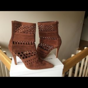Manolo Blahnik Suede Laser cut booties Sz 35.5 NEW